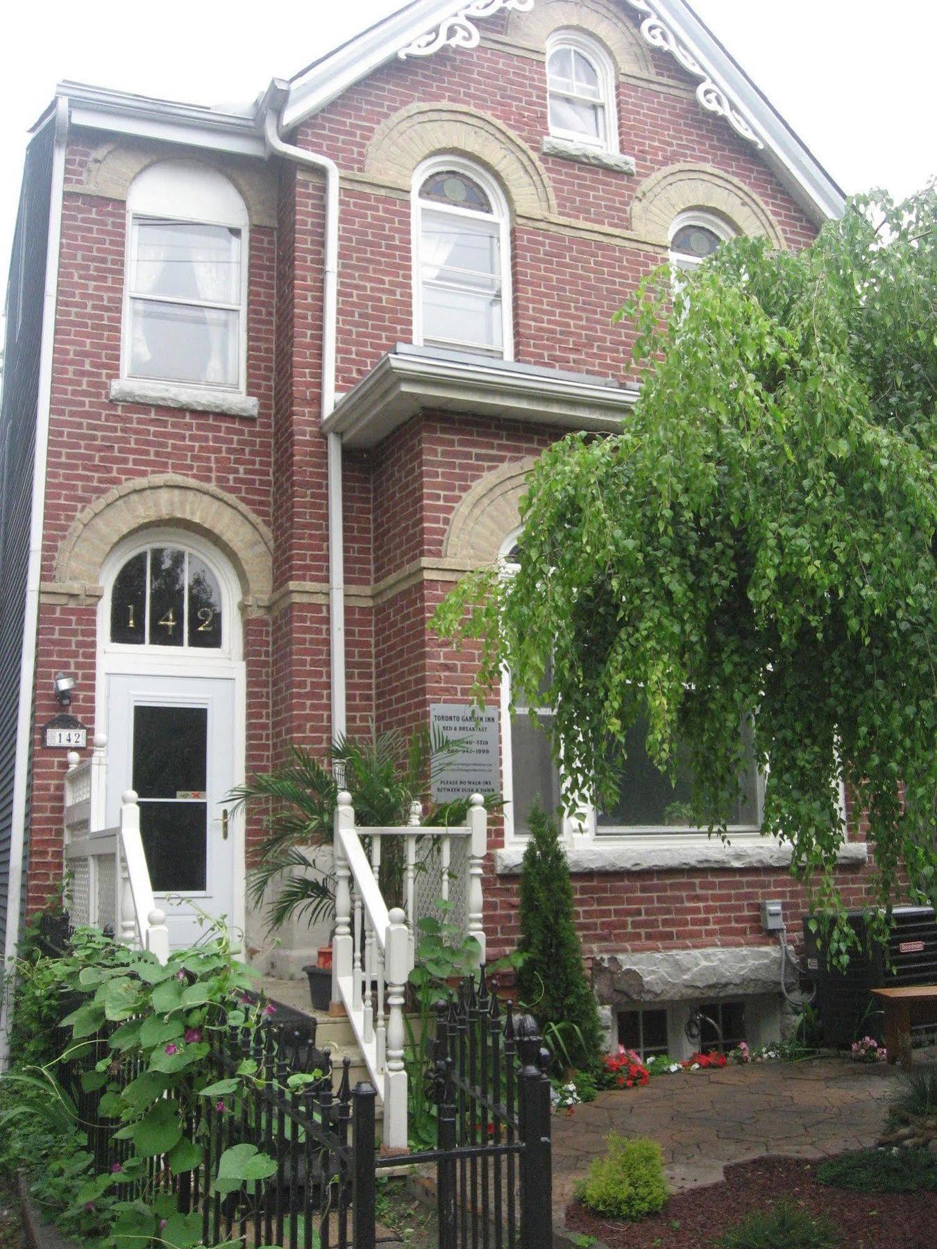 Toronto Garden Inn Bed & Breakfast Exterior foto